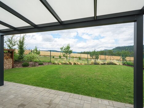 Byt 4+kk 95 m², zahrada 234 m², 2 stání